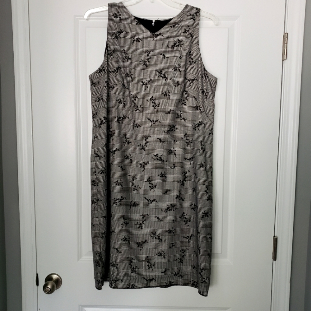 Ann Taylor Dress Size 16 Black and White